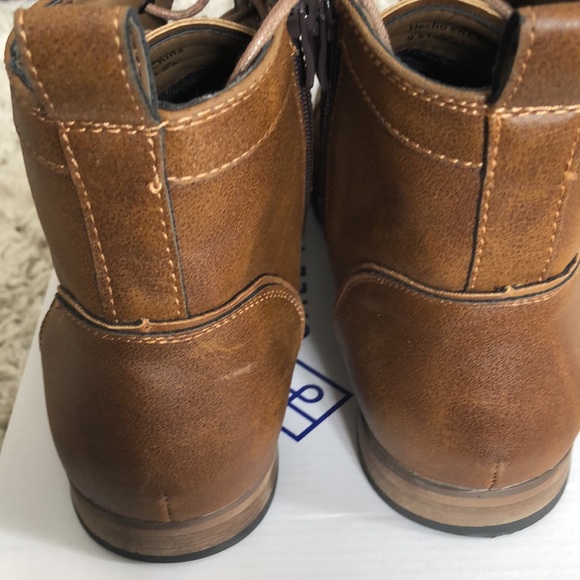 almost new brown call it spring boots worn 3 times.  In perfect condition. - Picture 7 of 11